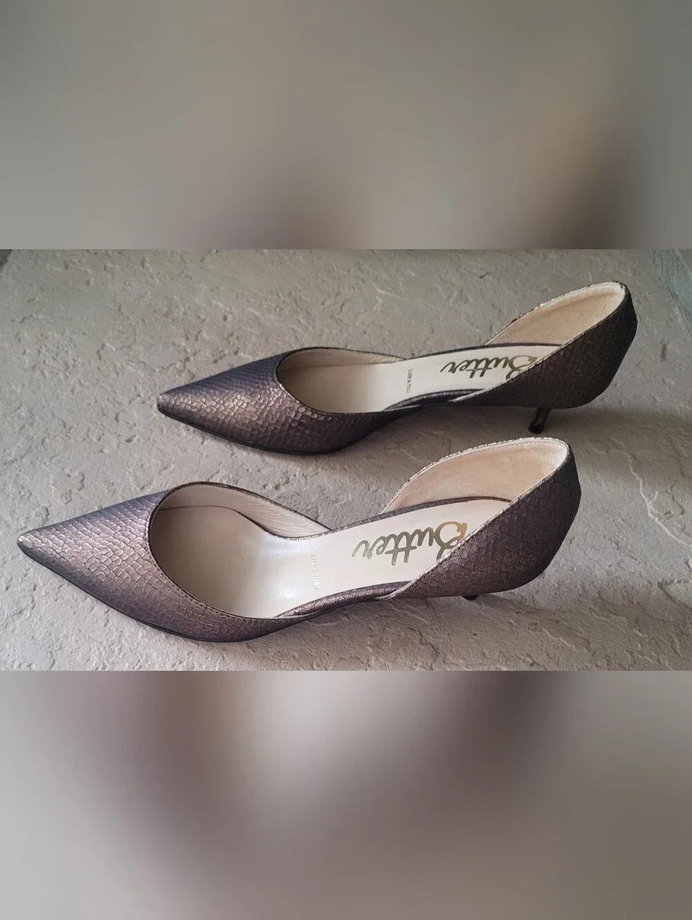 Size 7 Butter Italy Made Snakeprint Pointed Toe Kitten Heel Women Pumps